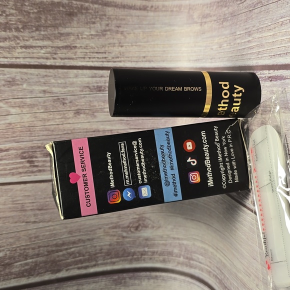 iMethod NIB beauty eyebrow stencil kit color 03 exp 01/24** - Picture 2 of 3